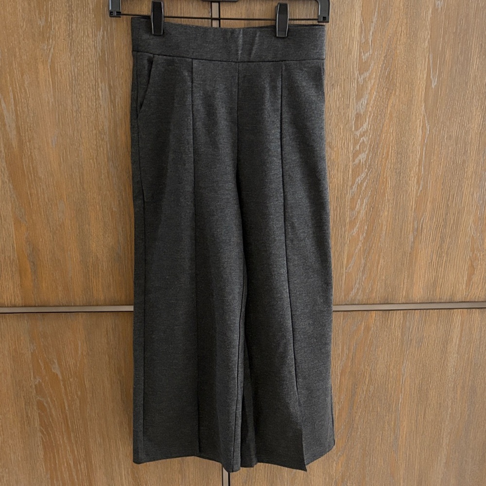 Elegant Gray Women's Capris